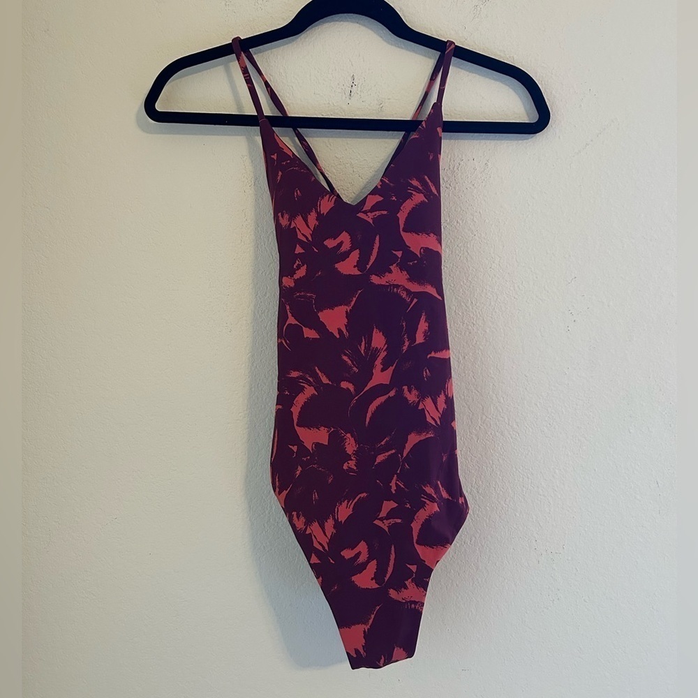 Lululemon Weave The Waves One Piece Swimsuit Flower Poppy Coral Deep Ruby Size 2